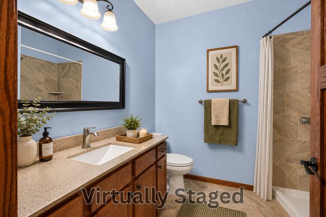 1589 Christie Place, Saint Paul, MN 55106