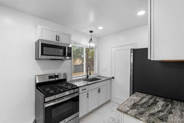 4033 Clairmount Street, Detroit, MI 48204