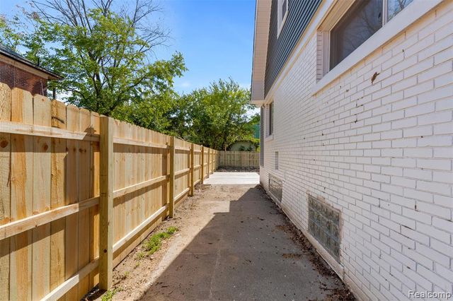 4033 Clairmount Street, Detroit, MI 48204