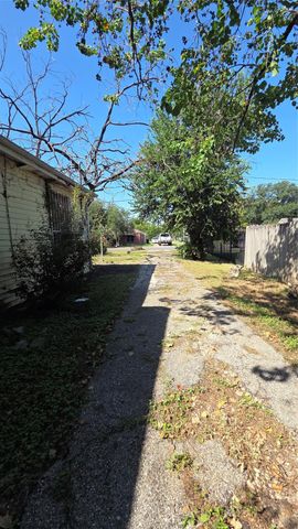 4110 Kress Street, Houston, TX 77026