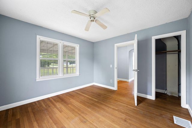 8421 Middle Valley Road, Hixson, TN 37343