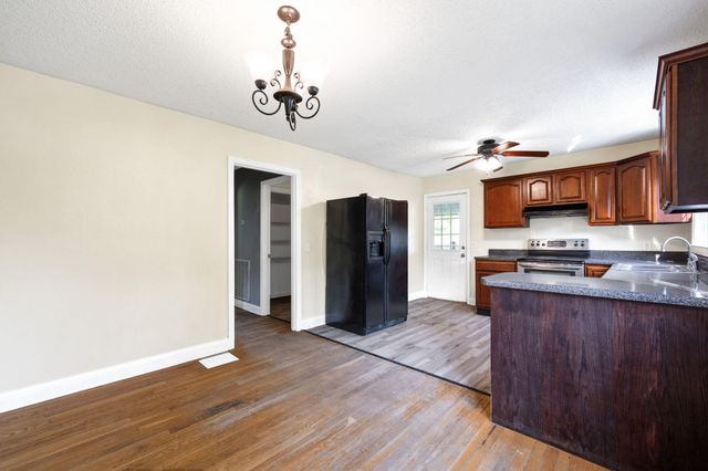 8421 Middle Valley Road, Hixson, TN 37343