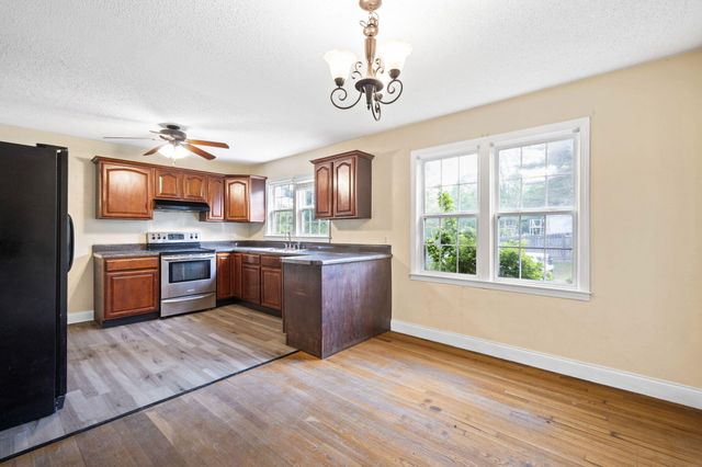 8421 Middle Valley Road, Hixson, TN 37343