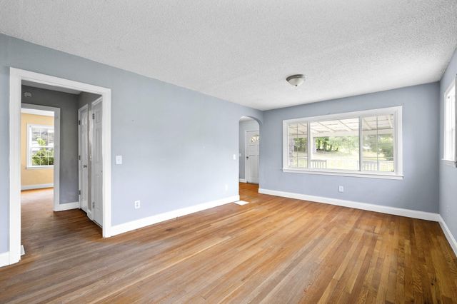 8421 Middle Valley Road, Hixson, TN 37343