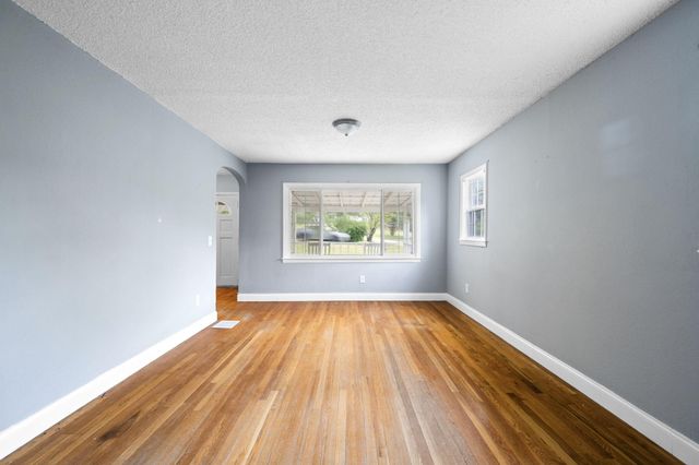 8421 Middle Valley Road, Hixson, TN 37343