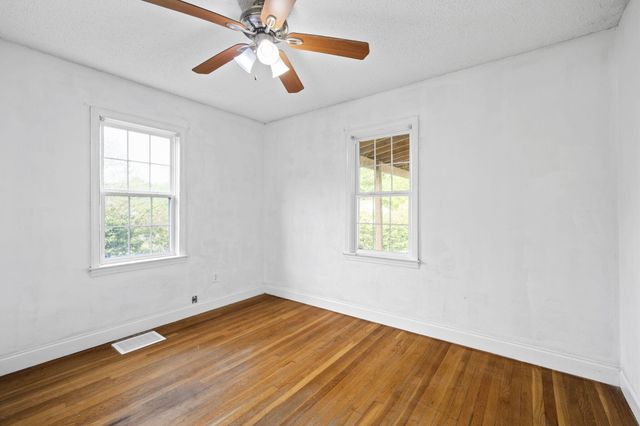 8421 Middle Valley Road, Hixson, TN 37343