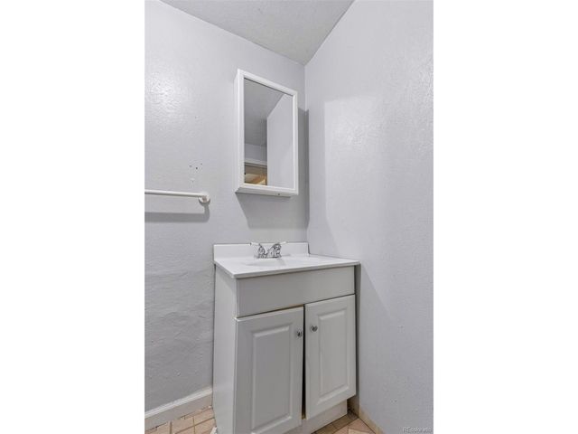 1674 S Lowell Blvd, Denver, CO 80219