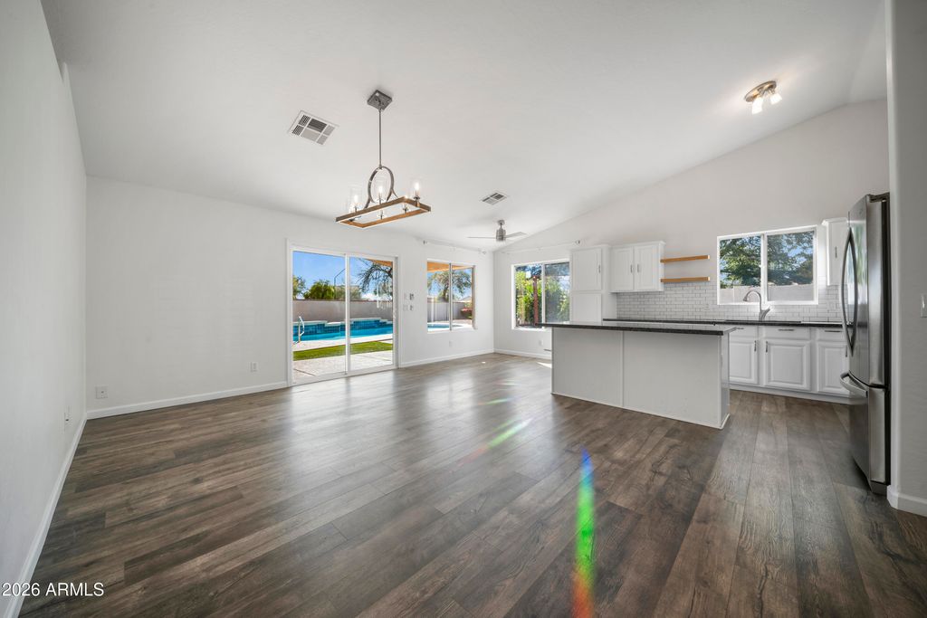 Image 10 of property listing at 2821 E MORGAN Court, Gilbert, AZ 85295