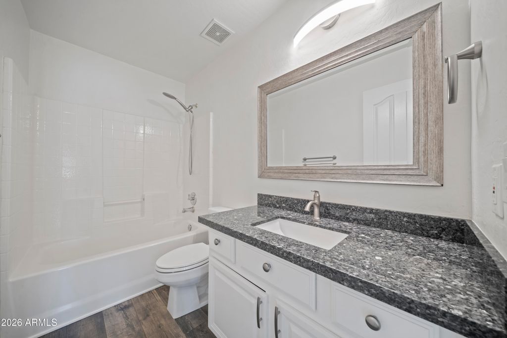 Image 16 of property listing at 2821 E MORGAN Court, Gilbert, AZ 85295