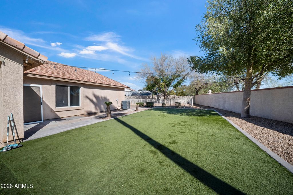 Image 37 of property listing at 2821 E MORGAN Court, Gilbert, AZ 85295