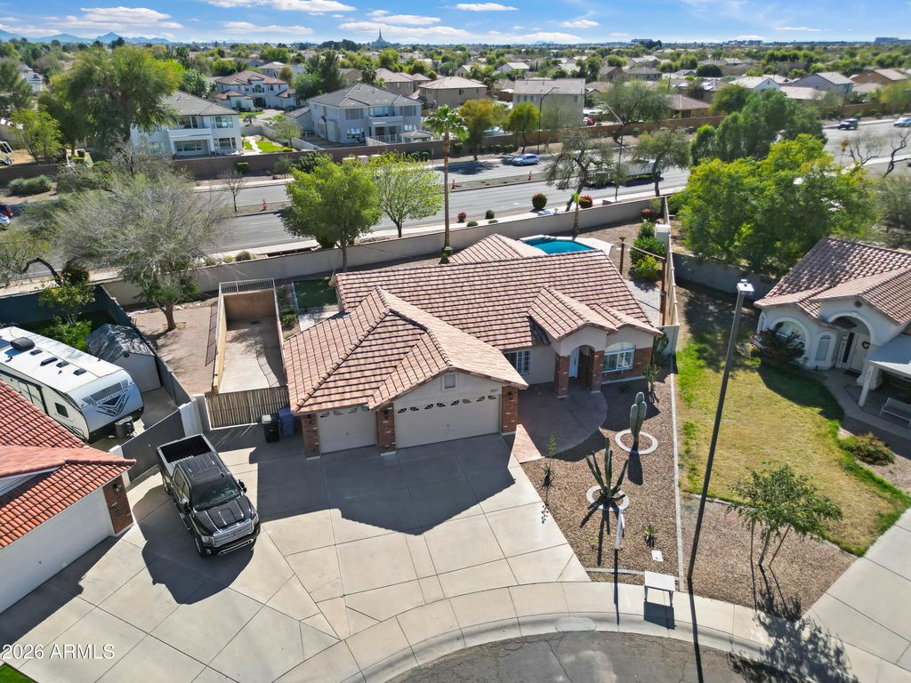 Image 4 of property listing at 2821 E MORGAN Court, Gilbert, AZ 85295