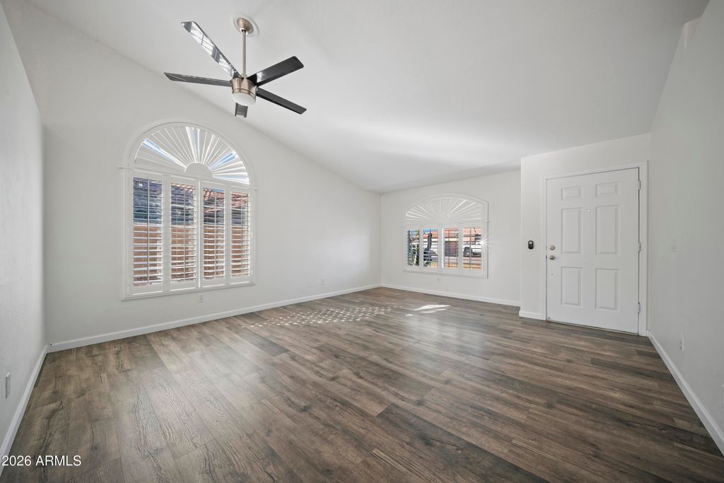 Image 7 of property listing at 2821 E MORGAN Court, Gilbert, AZ 85295