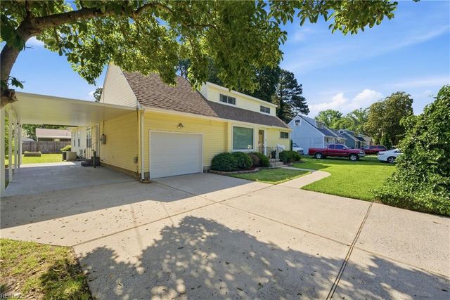 3132 Manatee DR, Virginia Beach, VA 23464