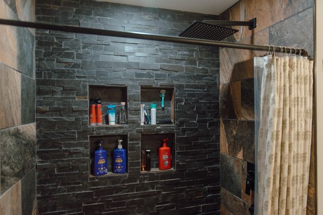 11300 N Six Lakes Road, Belvidere Twp, MI 48886