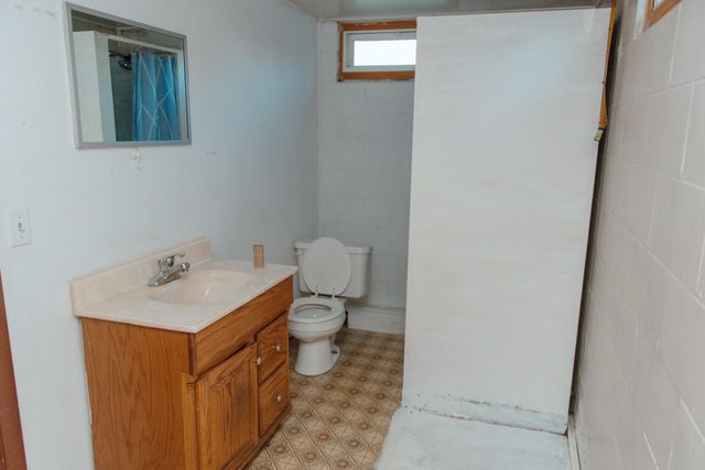 11300 N Six Lakes Road, Belvidere Twp, MI 48886