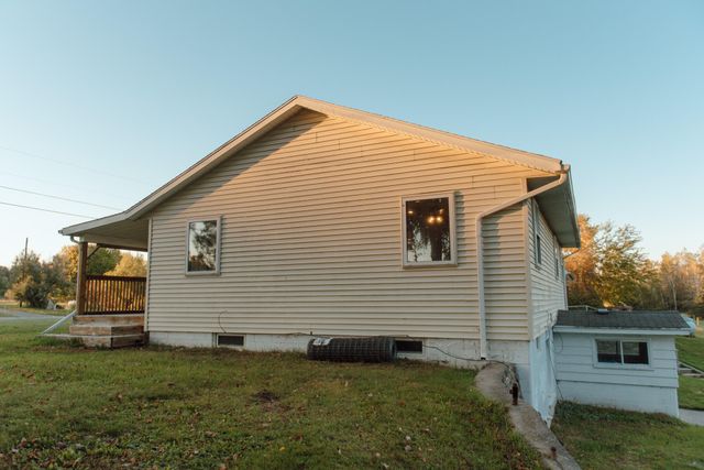 11300 N Six Lakes Road, Belvidere Twp, MI 48886