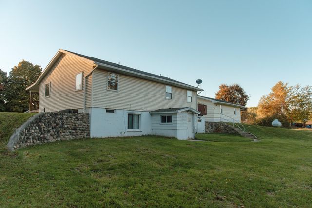 11300 N Six Lakes Road, Belvidere Twp, MI 48886