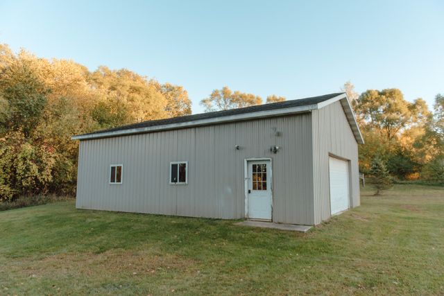 11300 N Six Lakes Road, Belvidere Twp, MI 48886