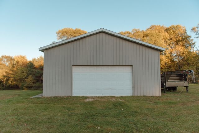 11300 N Six Lakes Road, Belvidere Twp, MI 48886