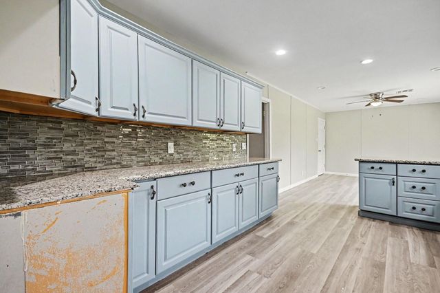 203 Chestnut Street, Lake Jackson, TX 77566