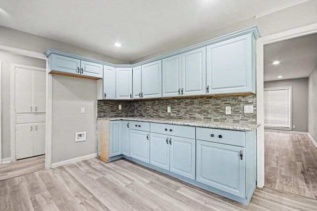 203 Chestnut Street, Lake Jackson, TX 77566