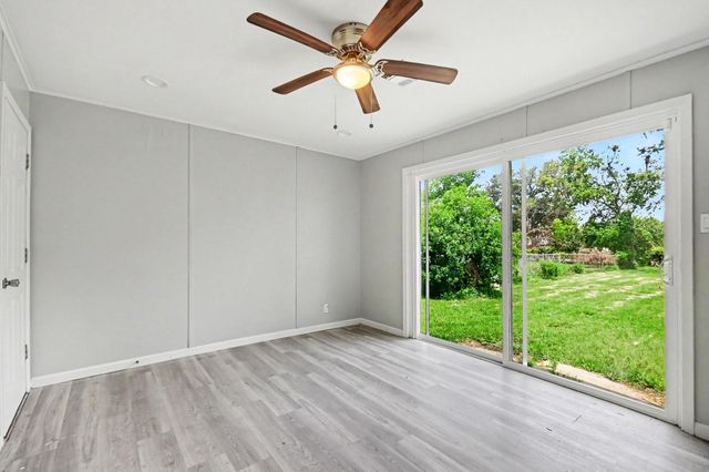 203 Chestnut Street, Lake Jackson, TX 77566