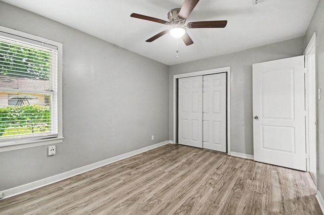 203 Chestnut Street, Lake Jackson, TX 77566