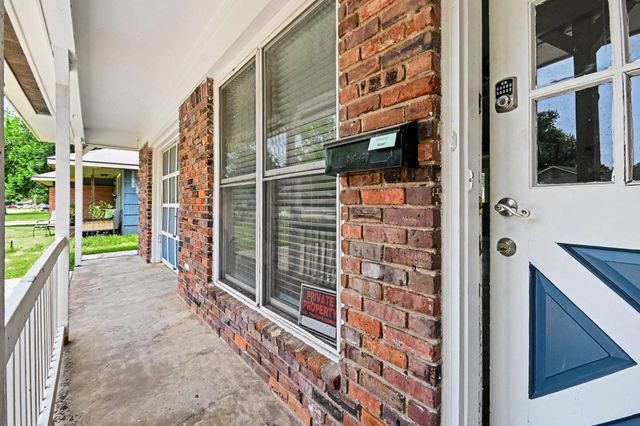 203 Chestnut Street, Lake Jackson, TX 77566