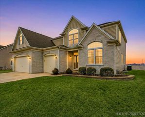 2593 Moutray Lane, North Aurora, IL 60542