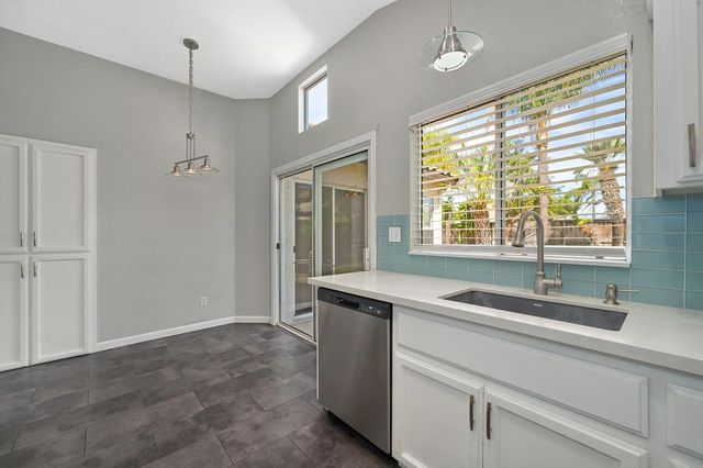 9059 Redwater Dr, Antelope, CA 95843