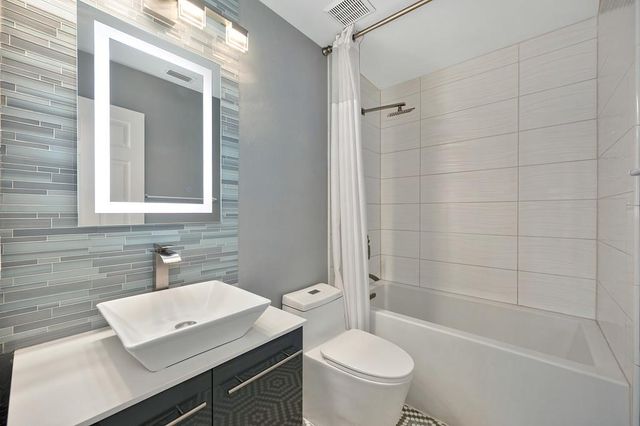 9059 Redwater Dr, Antelope, CA 95843