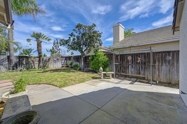 9059 Redwater Dr, Antelope, CA 95843