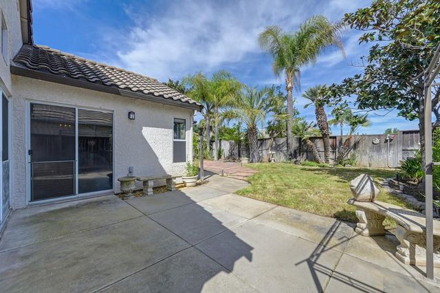 9059 Redwater Dr, Antelope, CA 95843