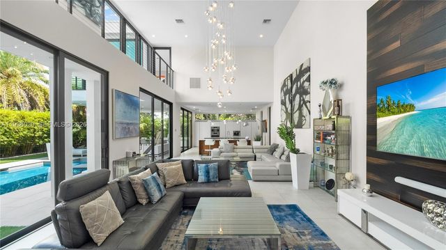 1600 NE 6th St, Fort Lauderdale, FL 33304