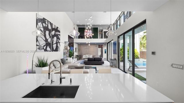 1600 NE 6th St, Fort Lauderdale, FL 33304