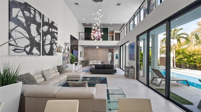 1600 NE 6th St, Fort Lauderdale, FL 33304