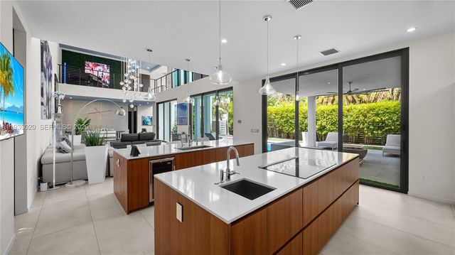 1600 NE 6th St, Fort Lauderdale, FL 33304