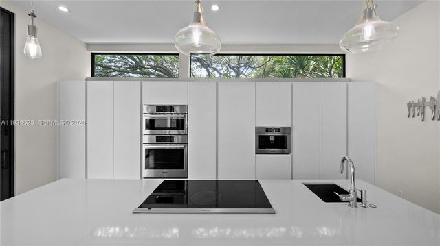 1600 NE 6th St, Fort Lauderdale, FL 33304