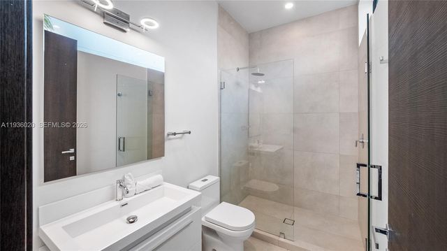 1600 NE 6th St, Fort Lauderdale, FL 33304