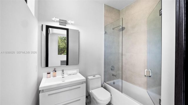 1600 NE 6th St, Fort Lauderdale, FL 33304