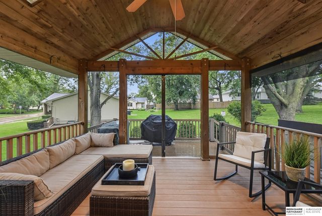 14905 Franklin Plaza, Omaha, NE 68154