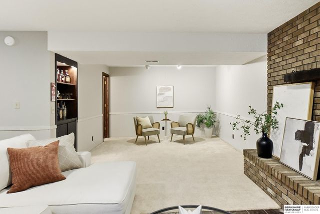 14905 Franklin Plaza, Omaha, NE 68154