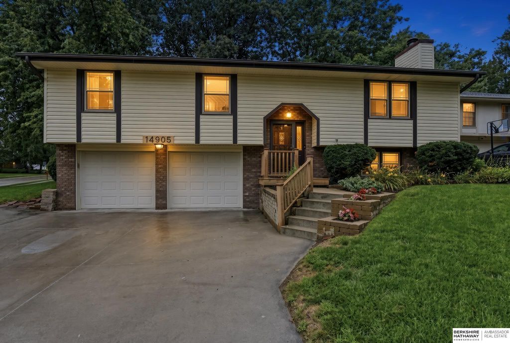 14905 Franklin Plaza, Omaha, NE 68154