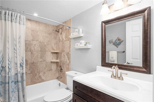 6102 Augusta DR 116, Fort Myers, FL 33907