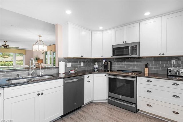 6102 Augusta DR 116, Fort Myers, FL 33907