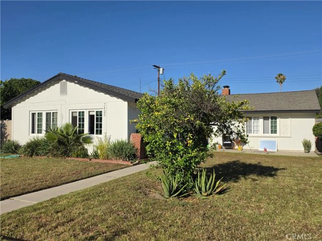 7422 Shoup Avenue, West Hills, CA 91307