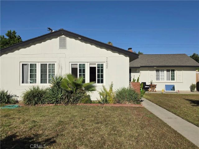 7422 Shoup Avenue, West Hills, CA 91307