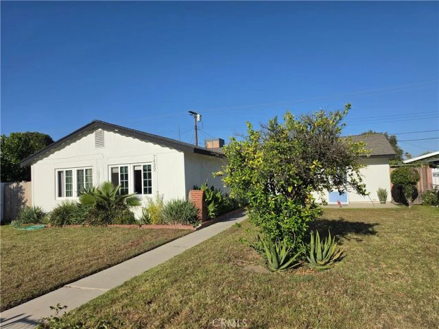7422 Shoup Avenue, West Hills, CA 91307