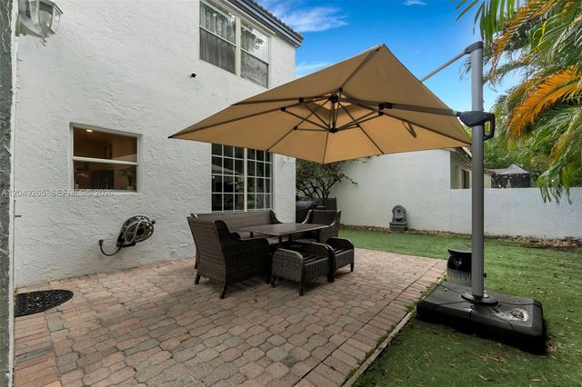 11718 NW 1st St, Coral Springs, FL 33071
