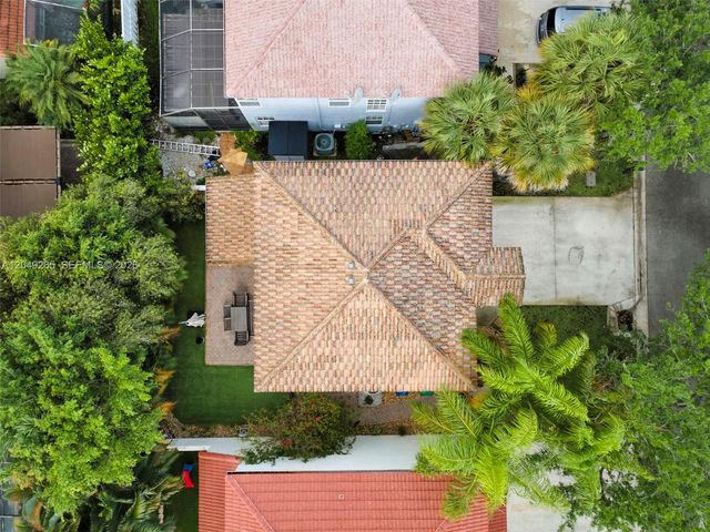 11718 NW 1st St, Coral Springs, FL 33071
